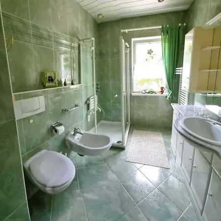 Apartment Urlaub Ueber Den Second Hand Laedchen Grossbreitenbach