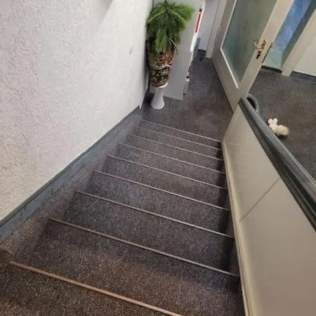 Urlaub Ueber Den Second Hand Laedchen Appartement *