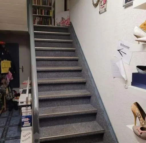 Urlaub Ueber Den Second Hand Laedchen Lejlighed Grossbreitenbach