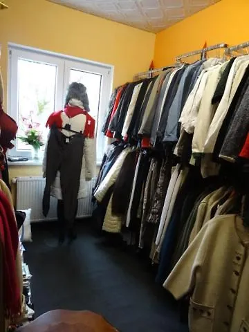 Urlaub Ueber Den Second Hand Laedchen Lejlighed Grossbreitenbach